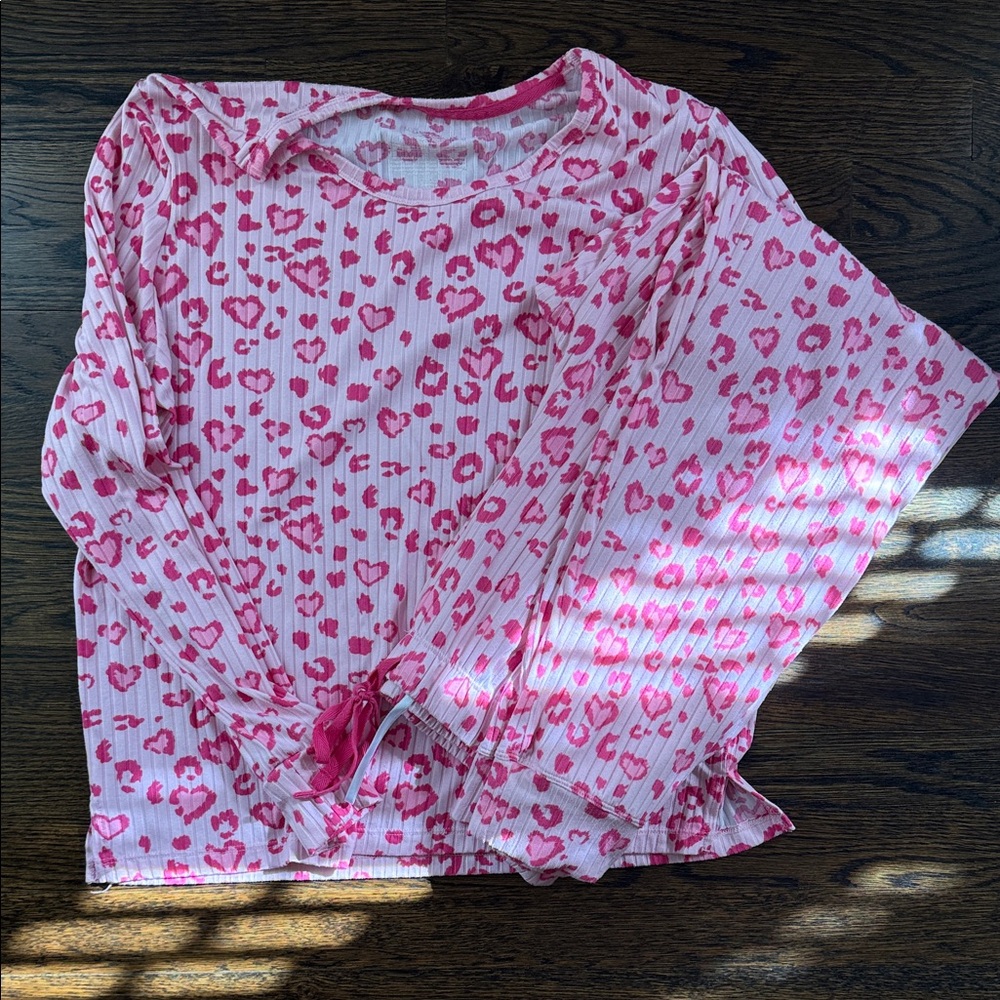 Women's Pink Heart Pattern Pajama Top